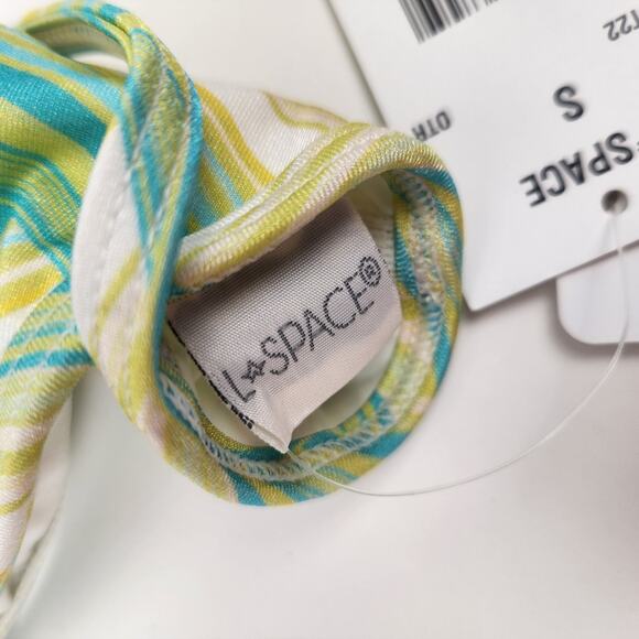 L*Space Missy Bikini Top in Over the Edge Yellow Green Size Small Underwired NWT - Picture 5 of 5